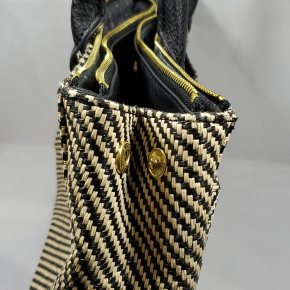 Olivia + Joy Shoulder Bag - Picture 14 of 16